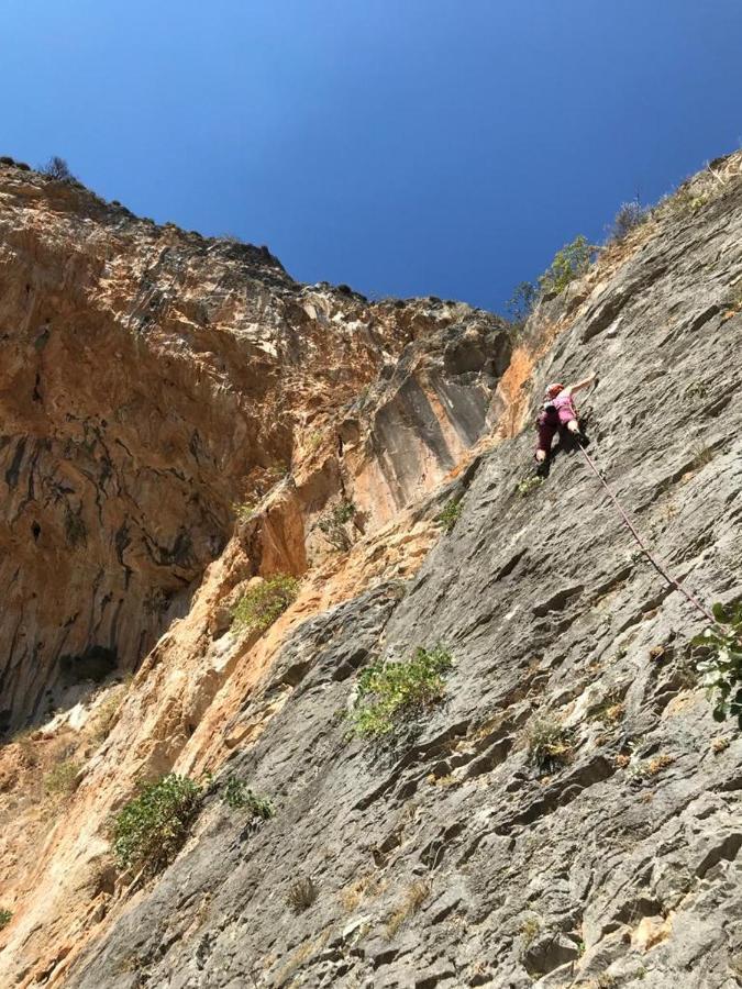 Agios Vlasios "The Stone"アパートメント エクステリア 写真